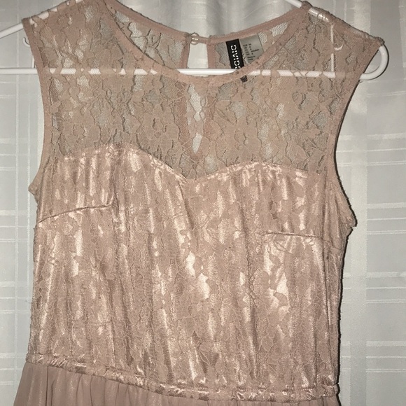 Beautiful Dress, size 6; Like new! - Picture 2 of 7